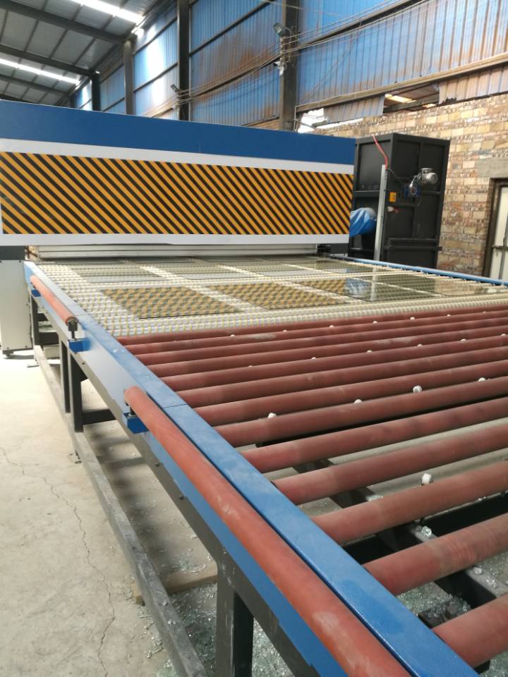 XFC350變頻器在玻璃鋼化爐上應(yīng)用(圖4) XFC350變頻器在玻璃鋼化爐上應(yīng)用(圖4)